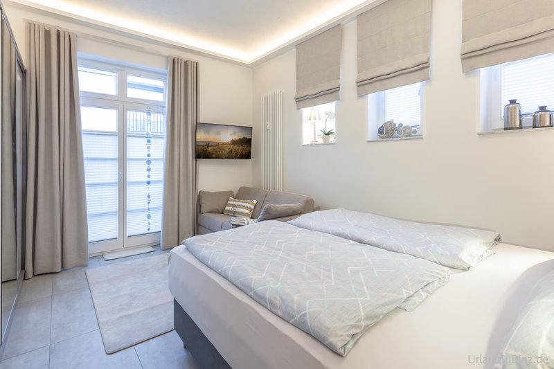05 Großes Schlafzimmer